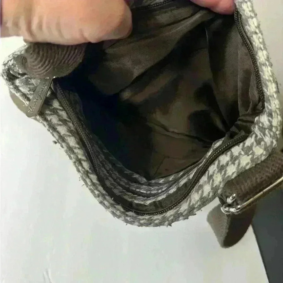 THIRTY-ONE Gray bag with brown strap. Lots of pockets.  Cross body bag! - Picture 6 of 7